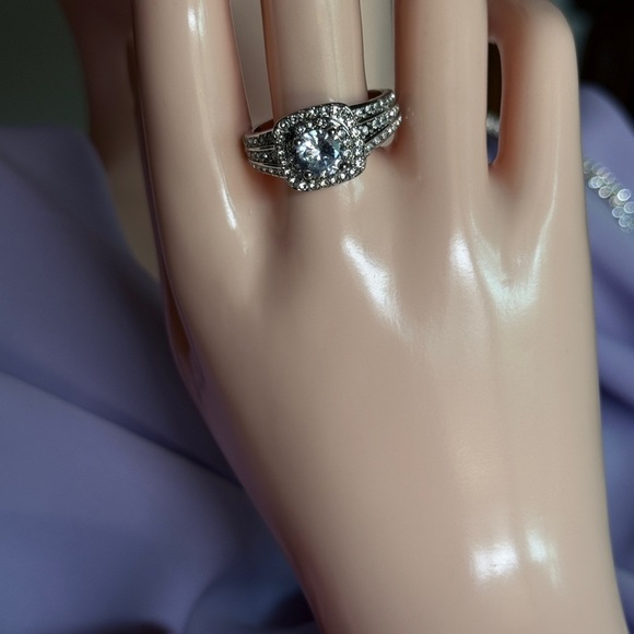 18K Gol Plated Silver Ring with Gems 💎 - Picture 6 of 6